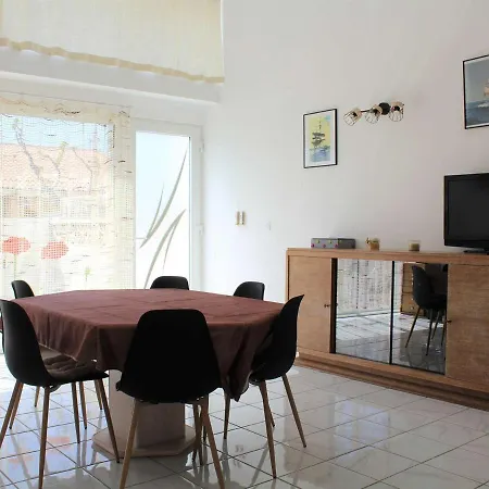Hébergement de vacances Maison Port-la-nouvelle, 4 Pièces, 6 Personnes - Fr-1-229c-51 *